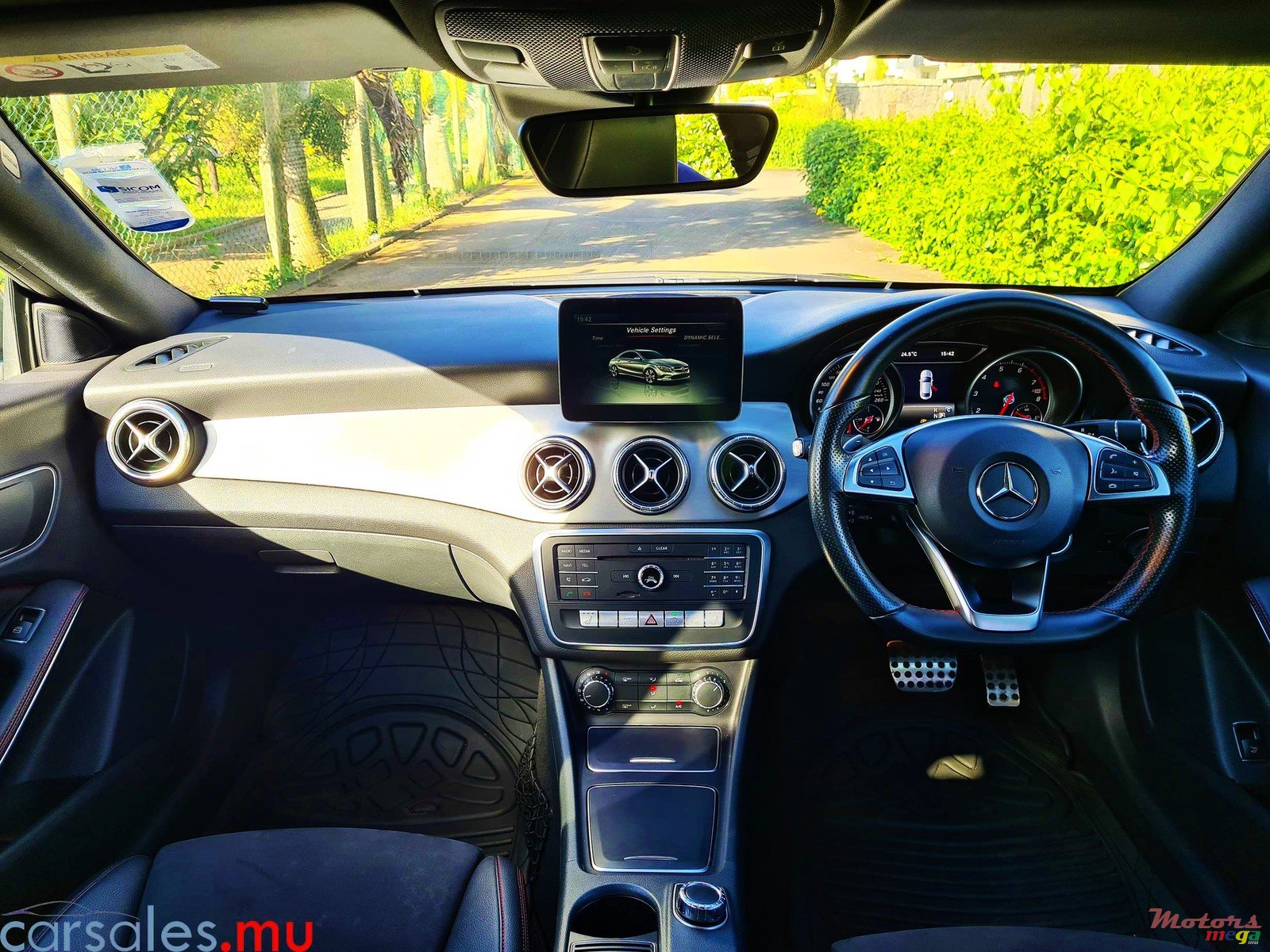 2016' Mercedes-Benz CLA 180 AMG Line photo #6