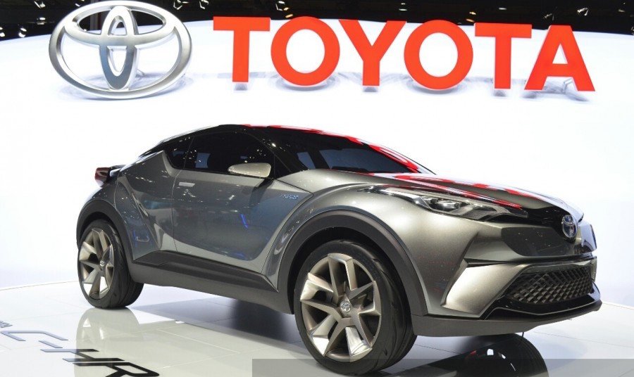 Production-Spec Toyota C-HR Compact SUV to Debut at Detroit Motor Show