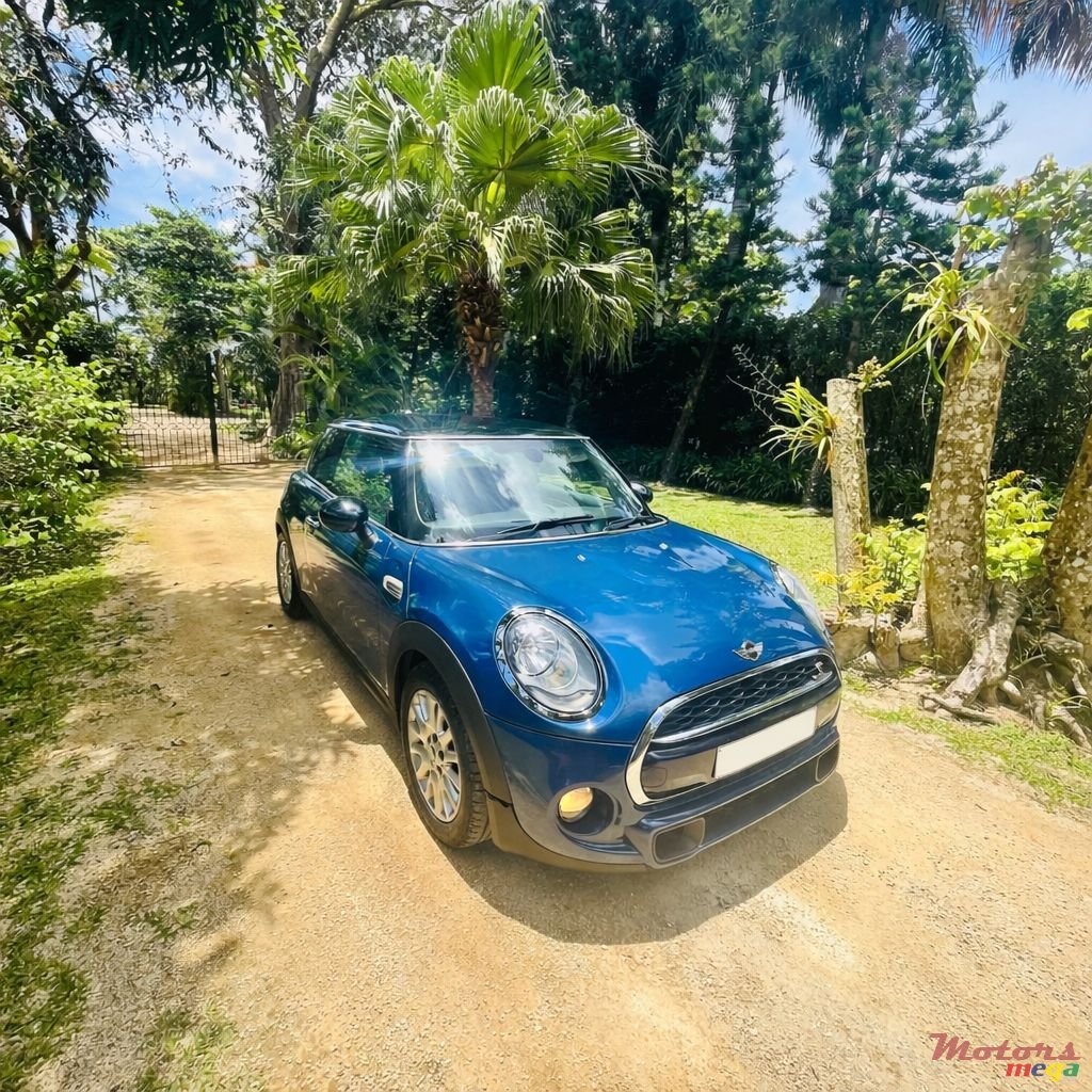 2015' MINI Cooper photo #2