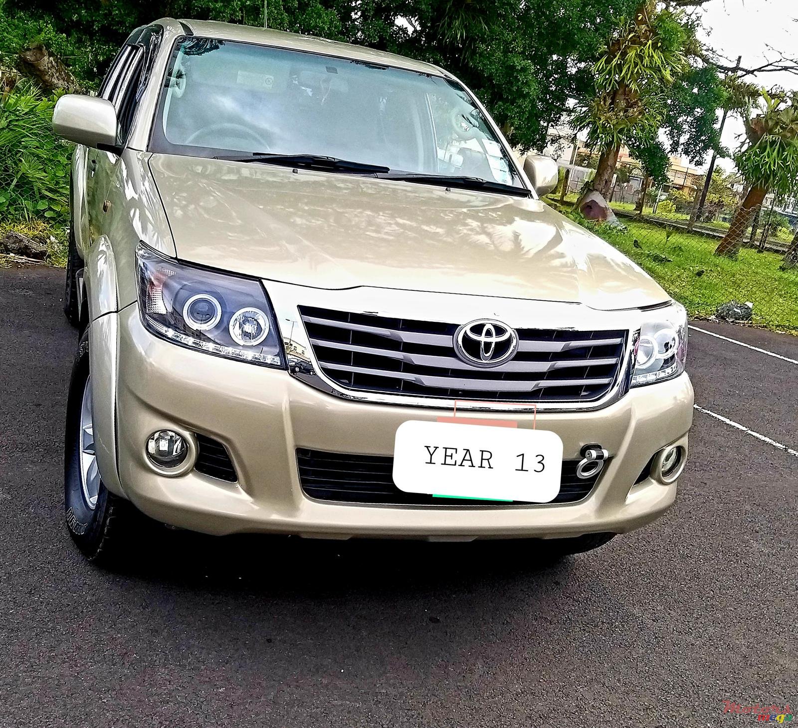 2014' Toyota Hilux any photo #1