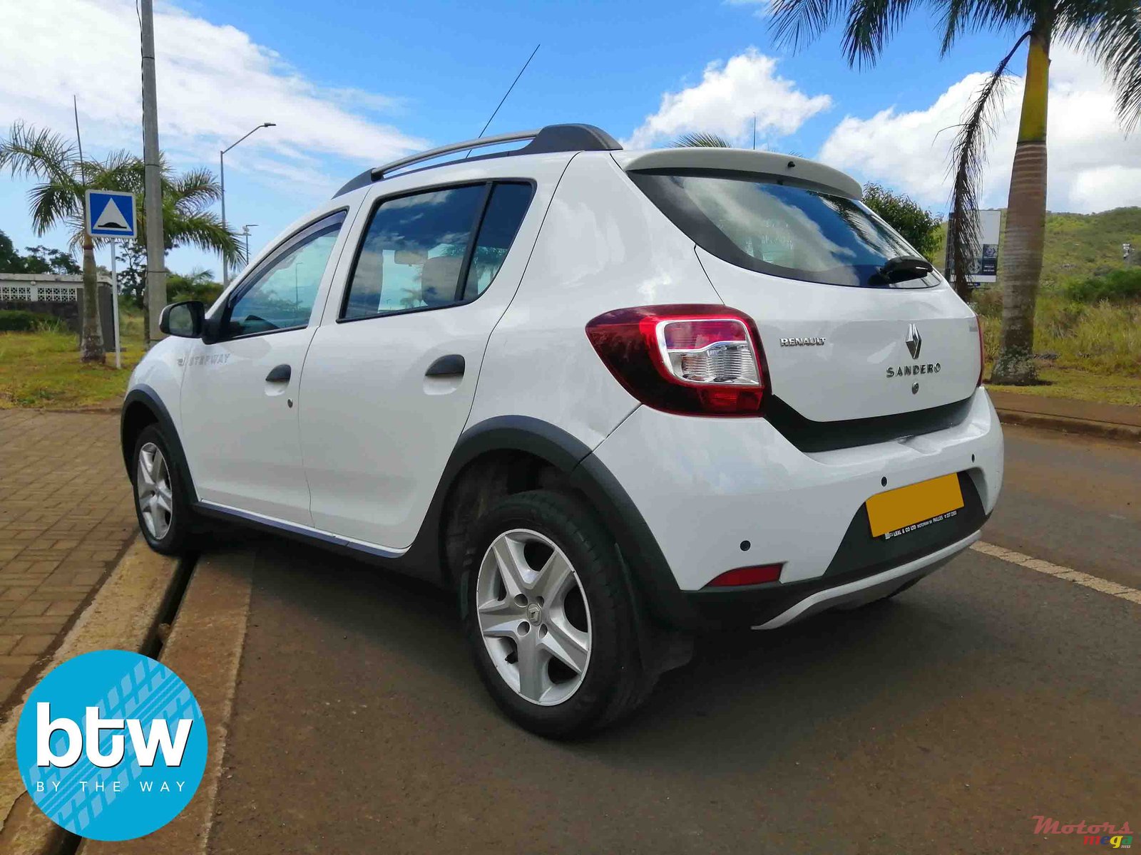 2014' Renault Sandero StepWay photo #3