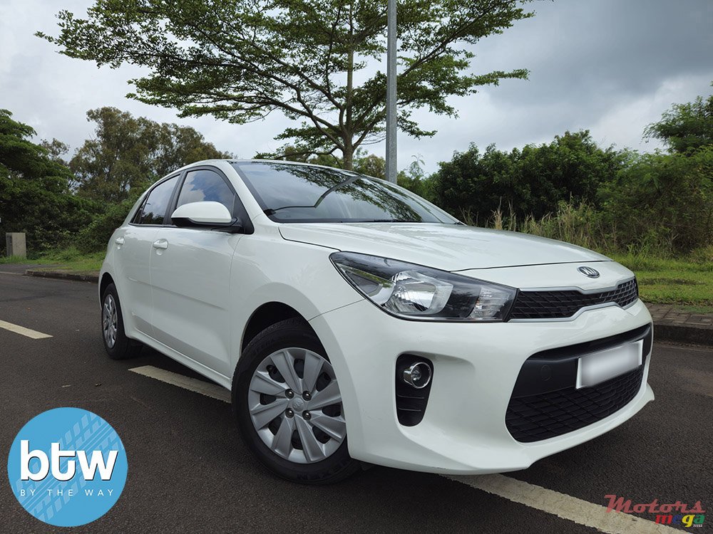 2019' Kia Rio photo #1
