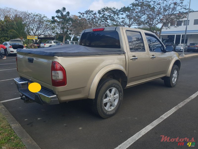 2004' Isuzu D-Max photo #5