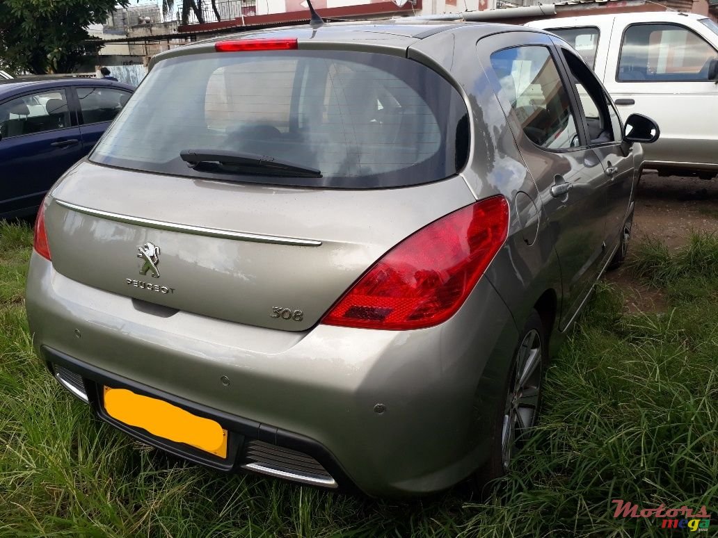 2011' Peugeot 308 Automatic & Panoramic! photo #5