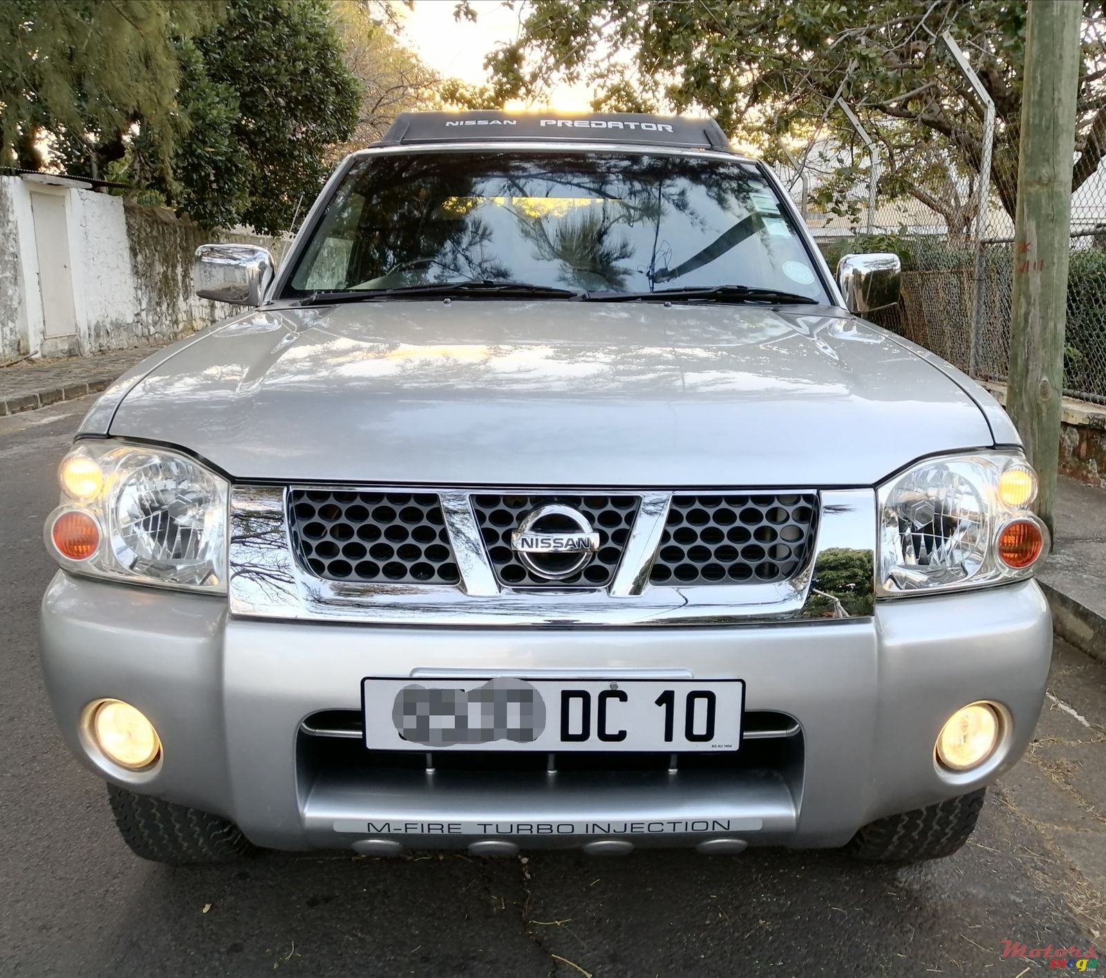 2010' Nissan Hardbody photo #1