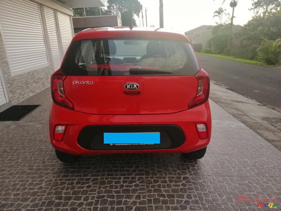 2017' Kia Picanto executive photo #4