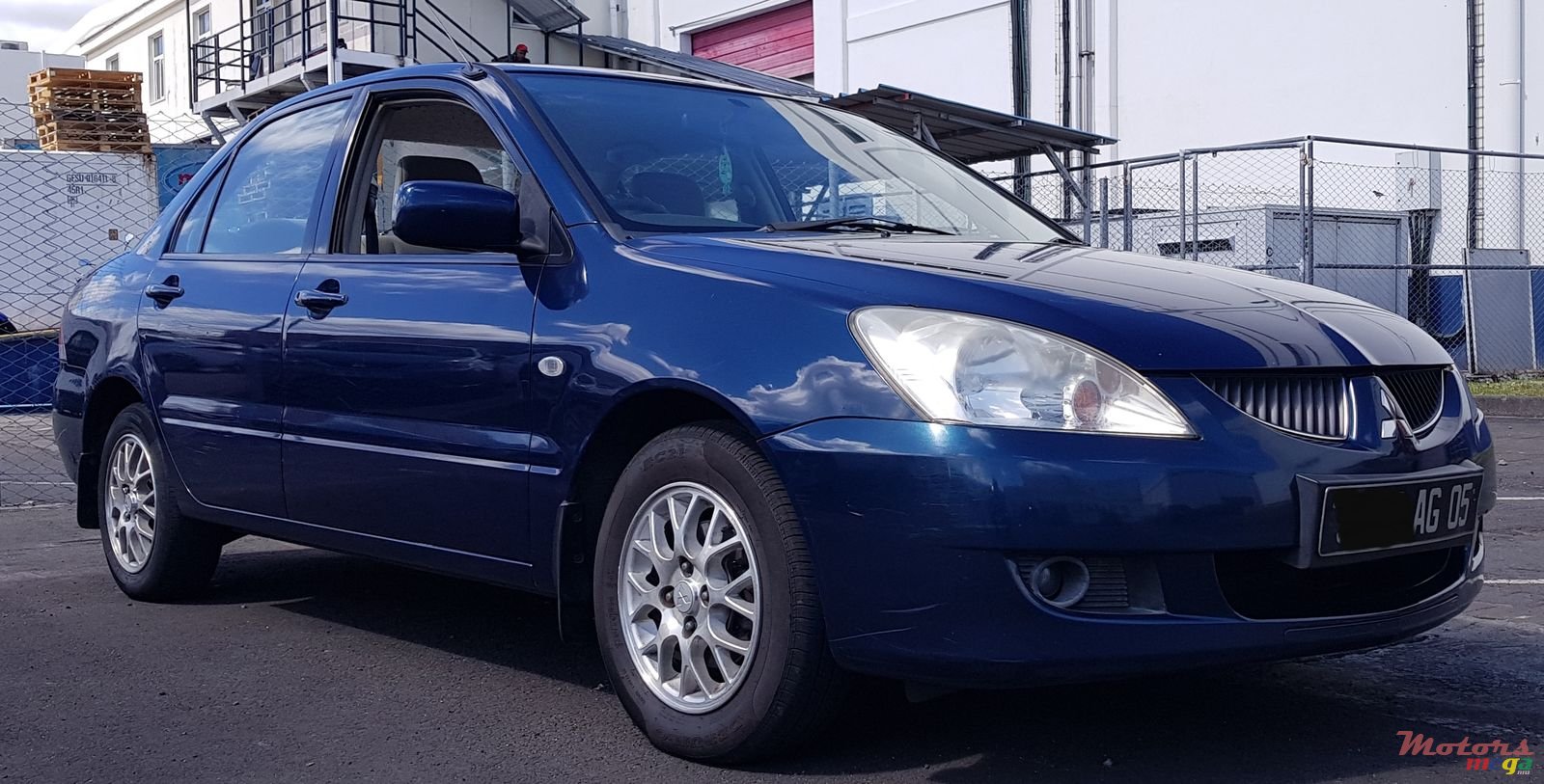 2005' Mitsubishi Lancer photo #1