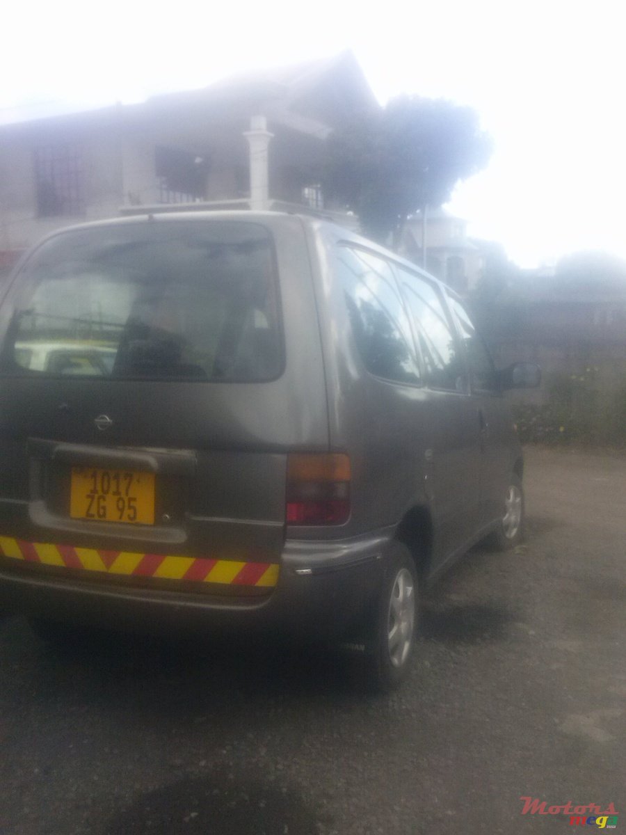 1995' Nissan Serena photo #2