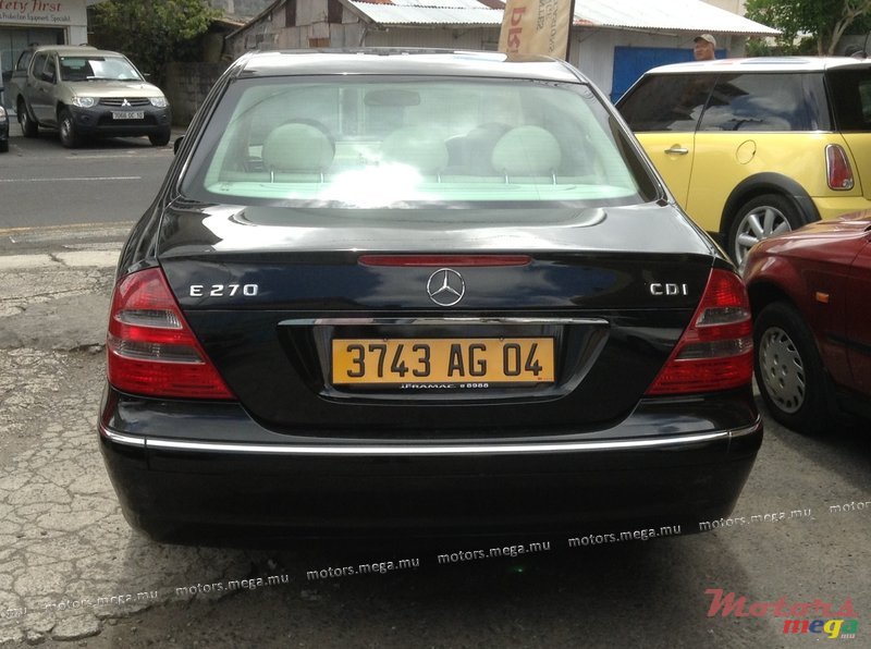 2004' Mercedes-Benz E-Class E270 photo #3