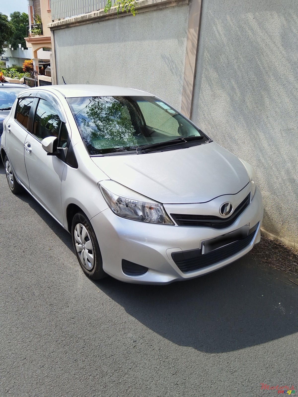 2014' Toyota Vitz photo #1