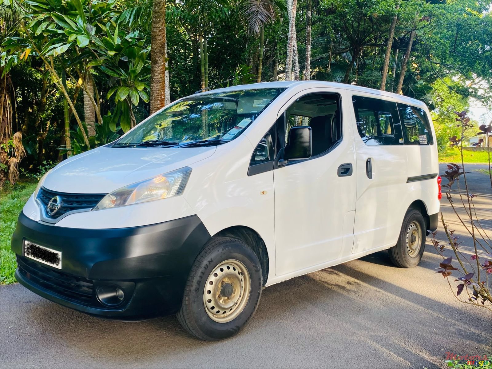 2015' Nissan NV200 photo #1