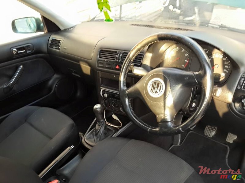 2001' Volkswagen Bora MK4 photo #2