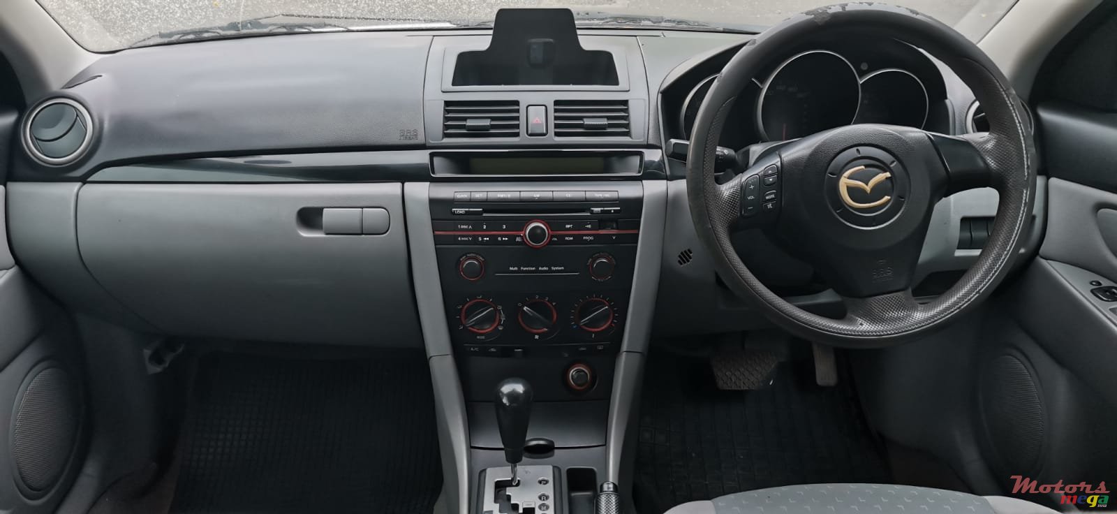 2005' Mazda Axela photo #3