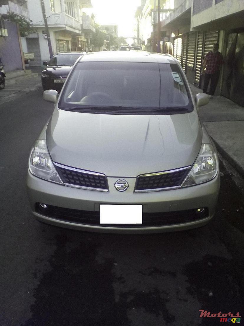 2007' Nissan Tiida photo #1