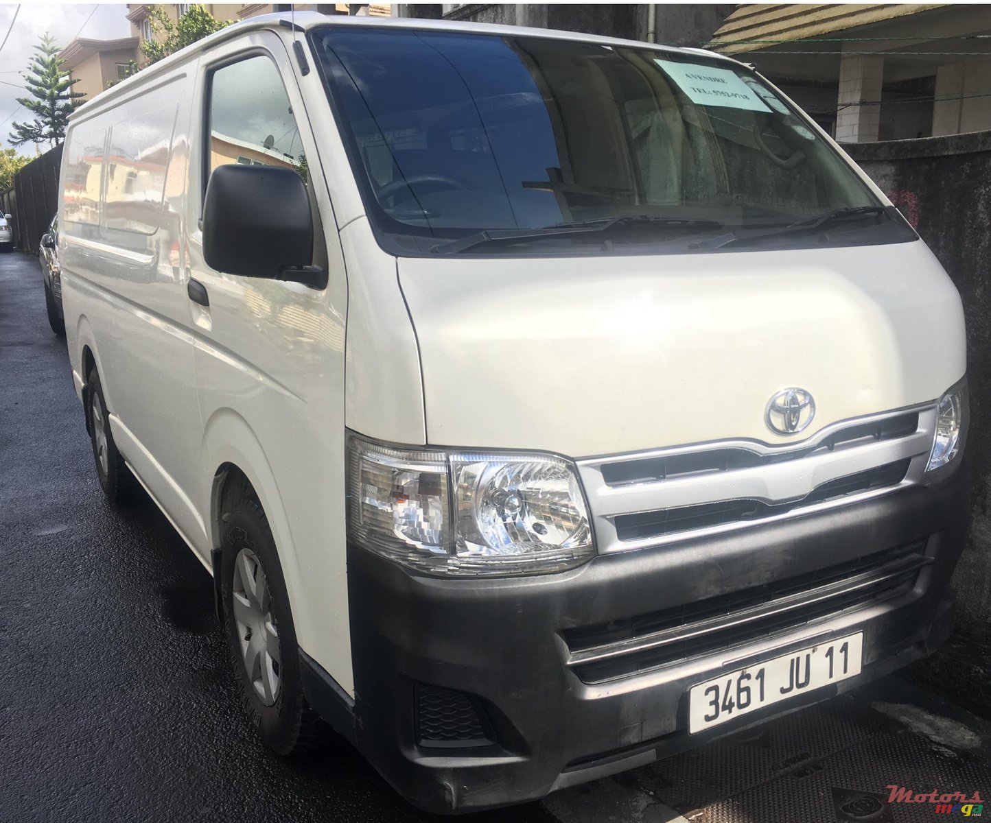 2011' Toyota Panel Van photo #1