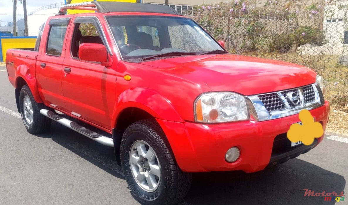 2005' Nissan photo #3