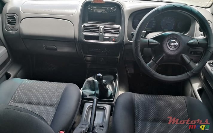 2006' Nissan Hardbody photo #3