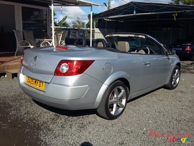 2007' Renault Megane photo #2