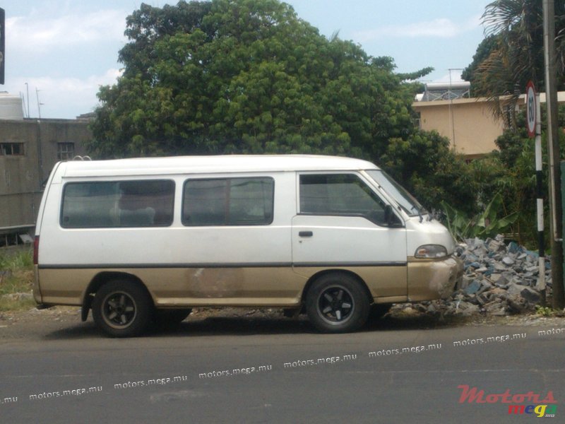 1999' Hyundai photo #3