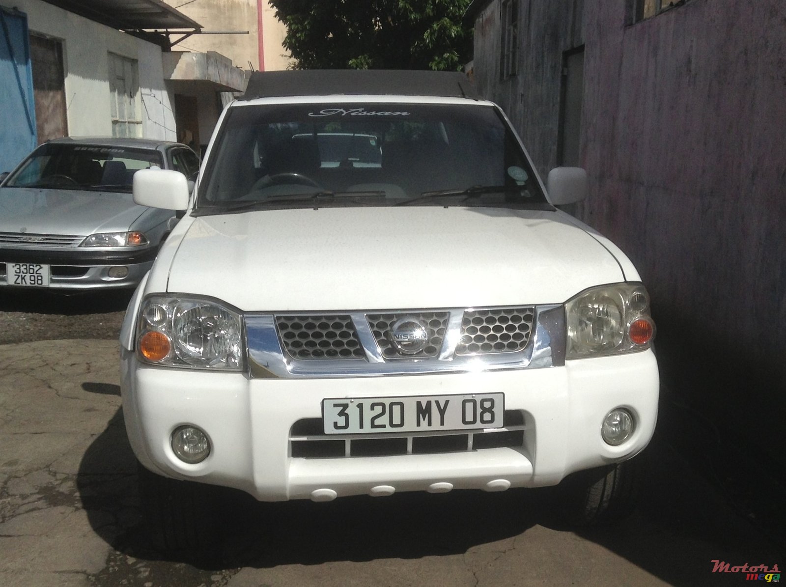 2008' Nissan Hardbody photo #1