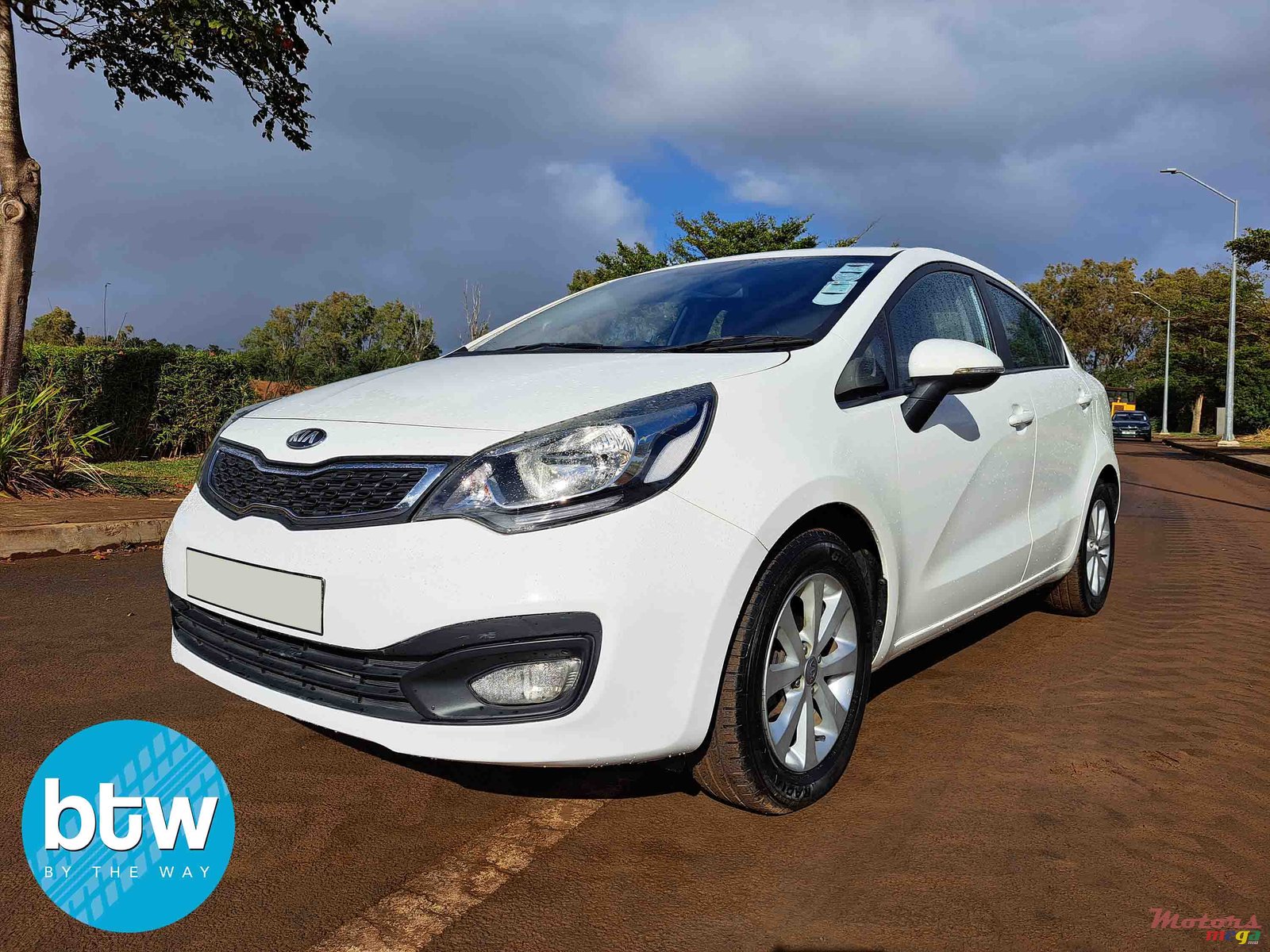 2013' Kia Rio photo #2