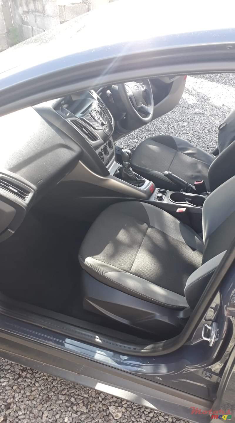 2014' Ford Focus photo #7