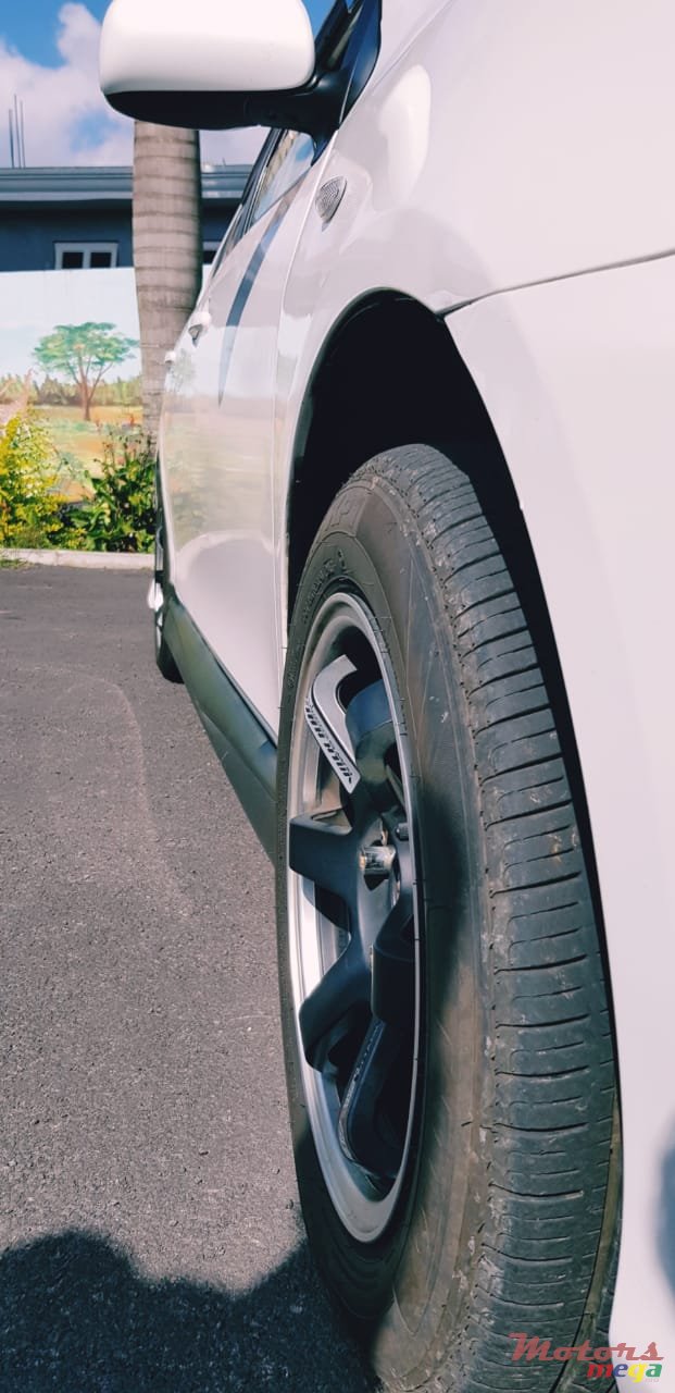 2009' Toyota Axio photo #6