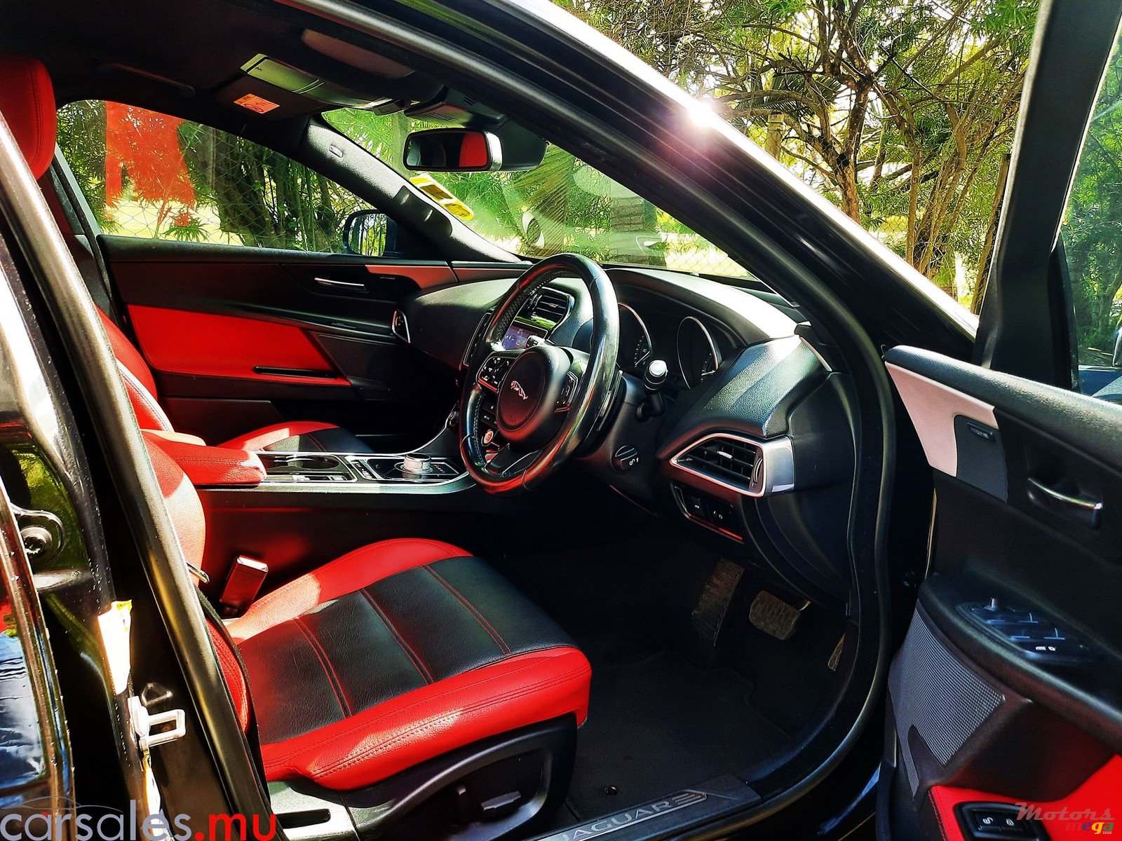 2018' Jaguar XE Pure photo #6