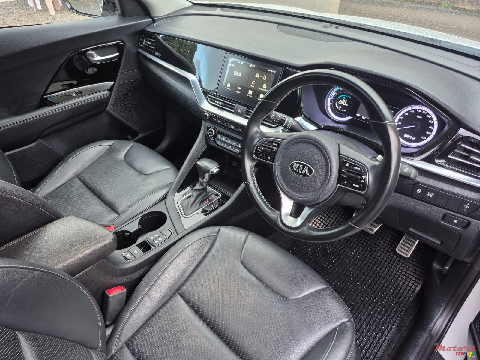 2020' Kia Niro Eco Hybrid photo #5