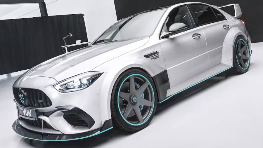 Cette Mercedes Classe C 63 AMG s'offre enfin le moteur qu'elle mérite, mais il faut assumer son look...