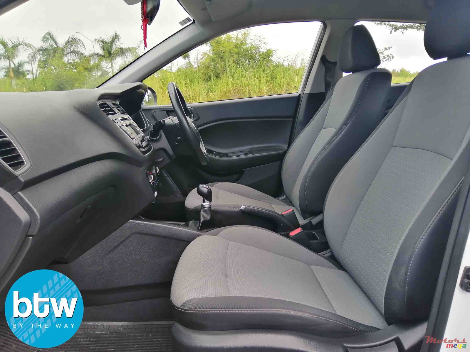 2017' Hyundai i20 photo #5