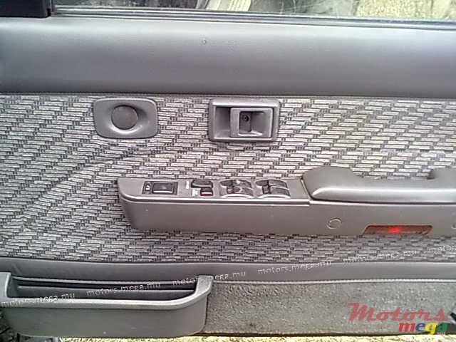 1995' Toyota HILUX 4X4 photo #5