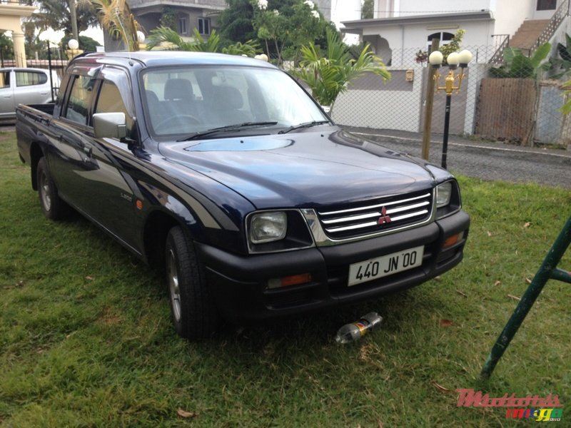 2000' Mitsubishi L 200 none photo #1