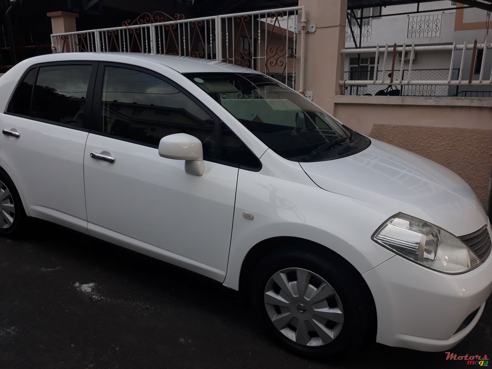 2006' Nissan Tiida photo #1