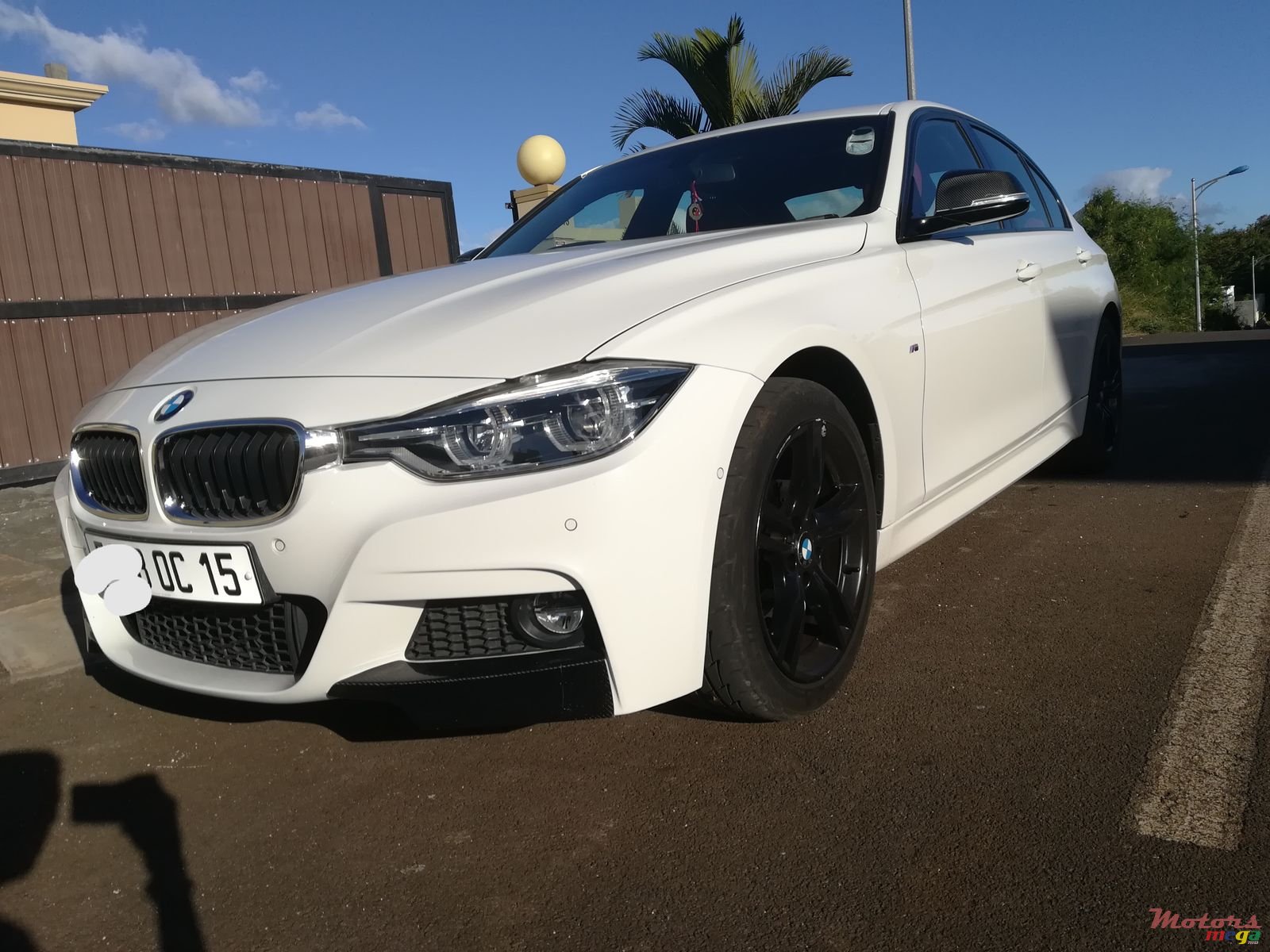 2015' BMW 3 Series photo #1