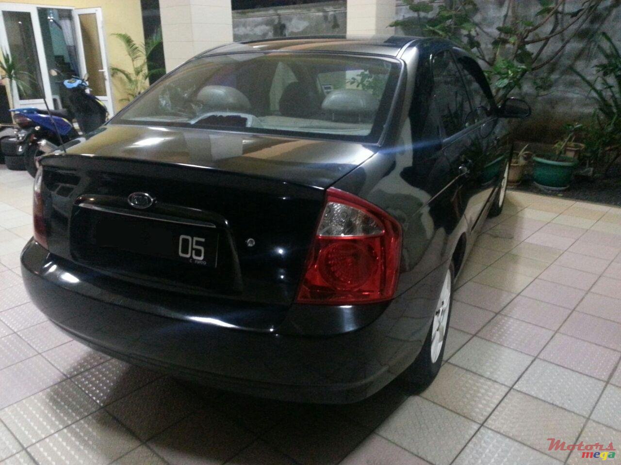 2005' Kia Cerato photo #7