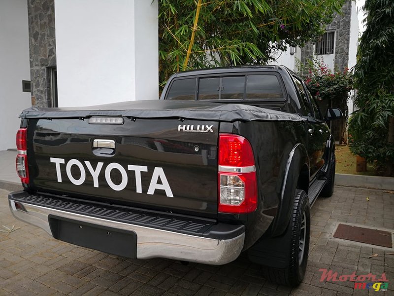 2012' Toyota Hilux photo #4