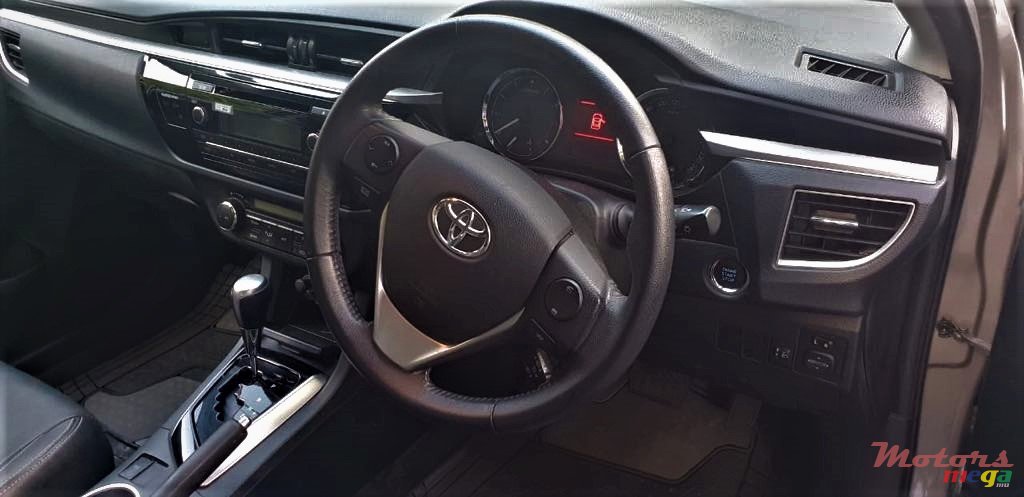 2014' Toyota Corolla EX photo #3