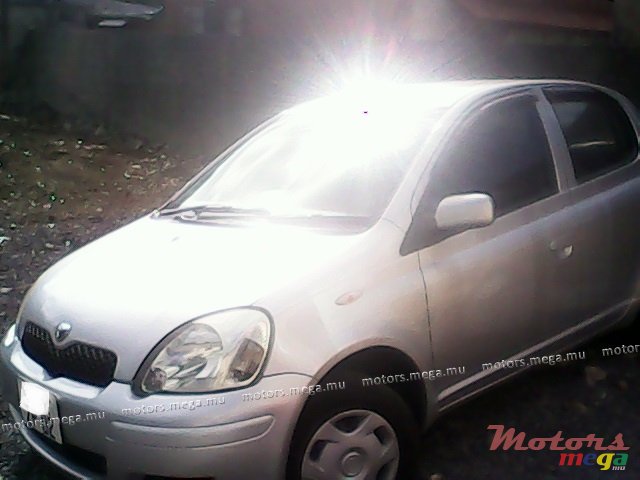 2002' Toyota Urgent! vitz 1 owner automatic photo #1