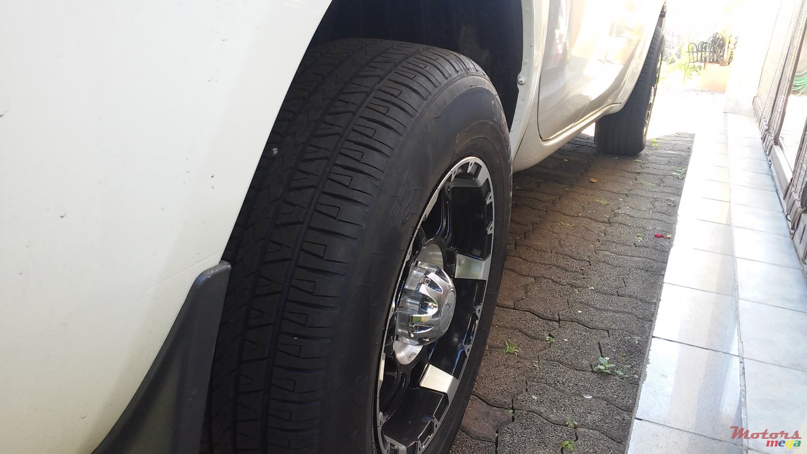 2010' Mitsubishi L 200 photo #3