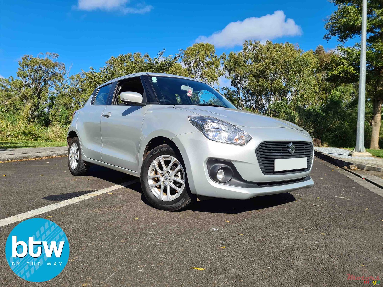 2019' Suzuki Swift photo #1