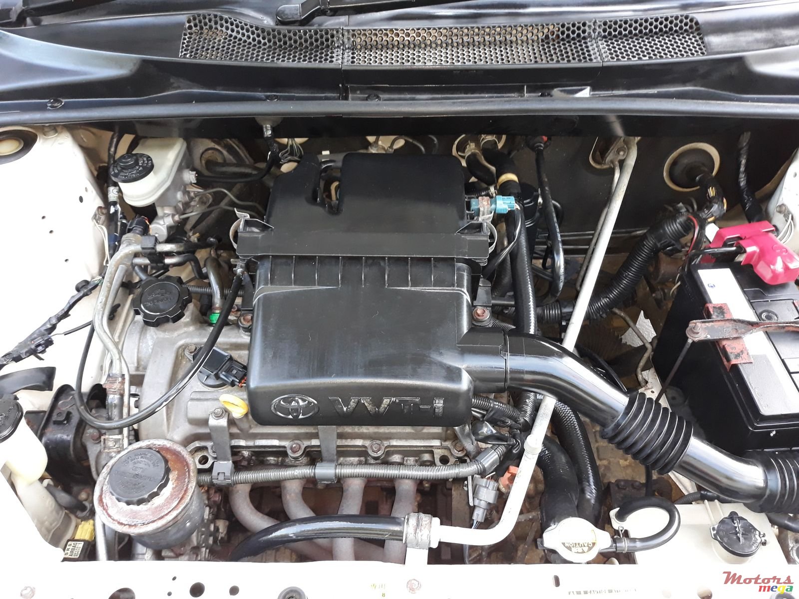 2000' Toyota Vitz photo #4