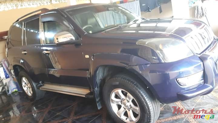 2004' Toyota Prado photo #3