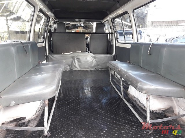 2006' Mitsubishi L300 photo #6