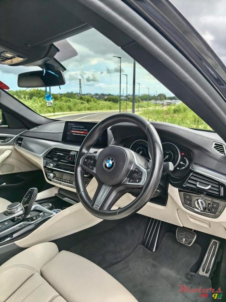 2019' BMW 530 photo #6