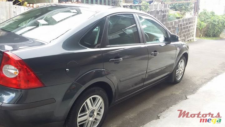 2007' Ford Focus photo #4