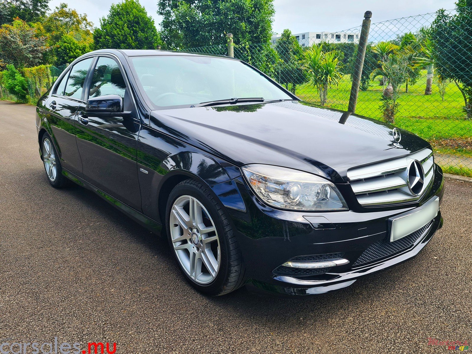 2011' Mercedes-Benz C 180 AMG photo #1