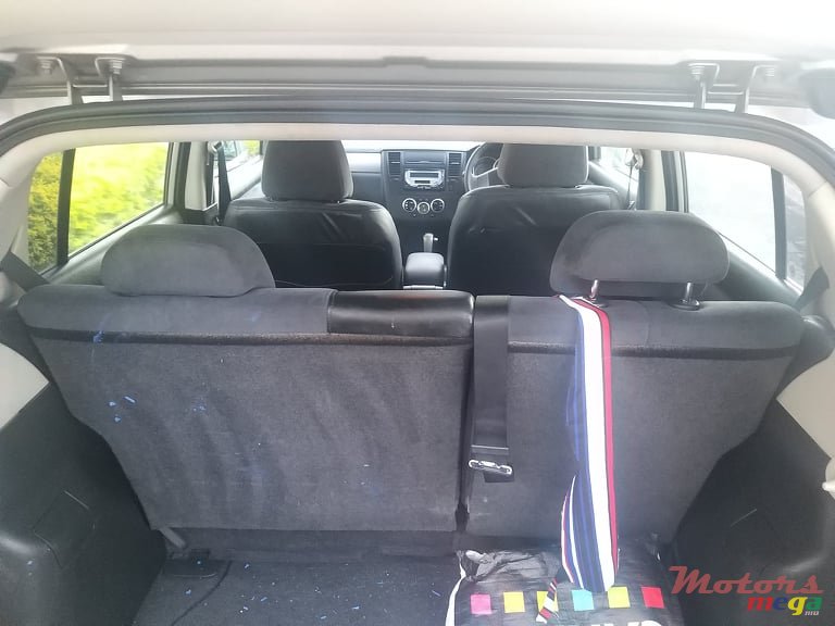 2005' Nissan Tiida photo #5