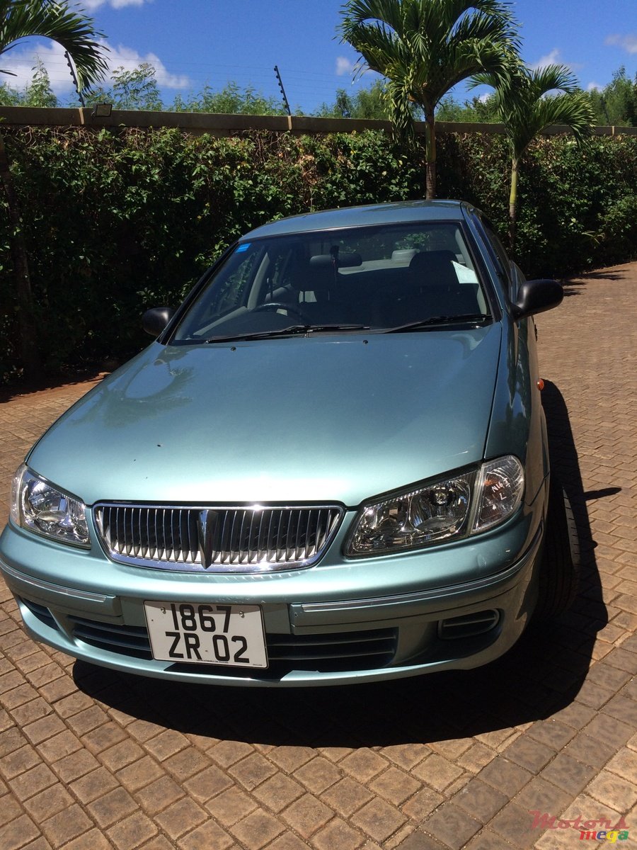 2002' Nissan photo #1