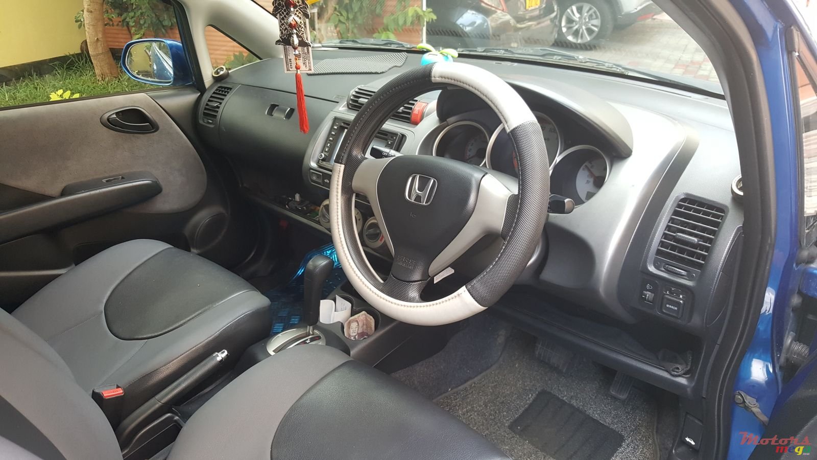 2006' Honda Fit photo #1